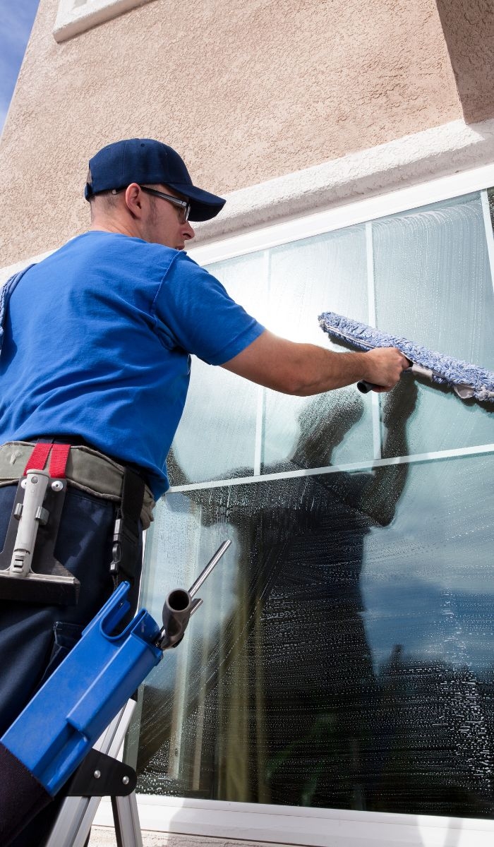 Cleaning for Health: The Importance of Disinfection in Offices