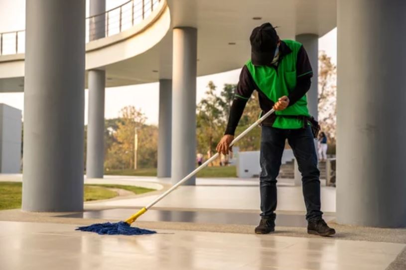 Types of Services Offered by Commercial Cleaners