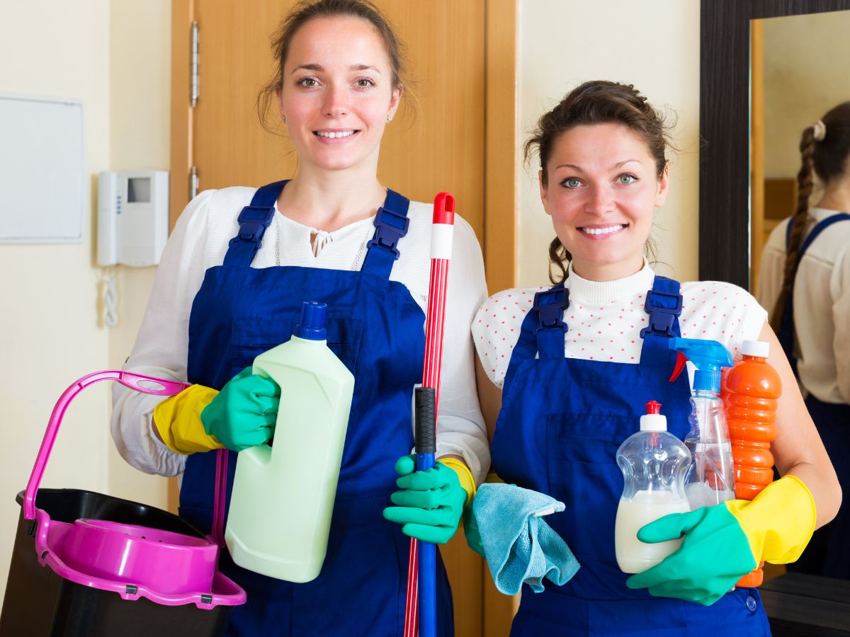 What makes a good commercial cleaner?