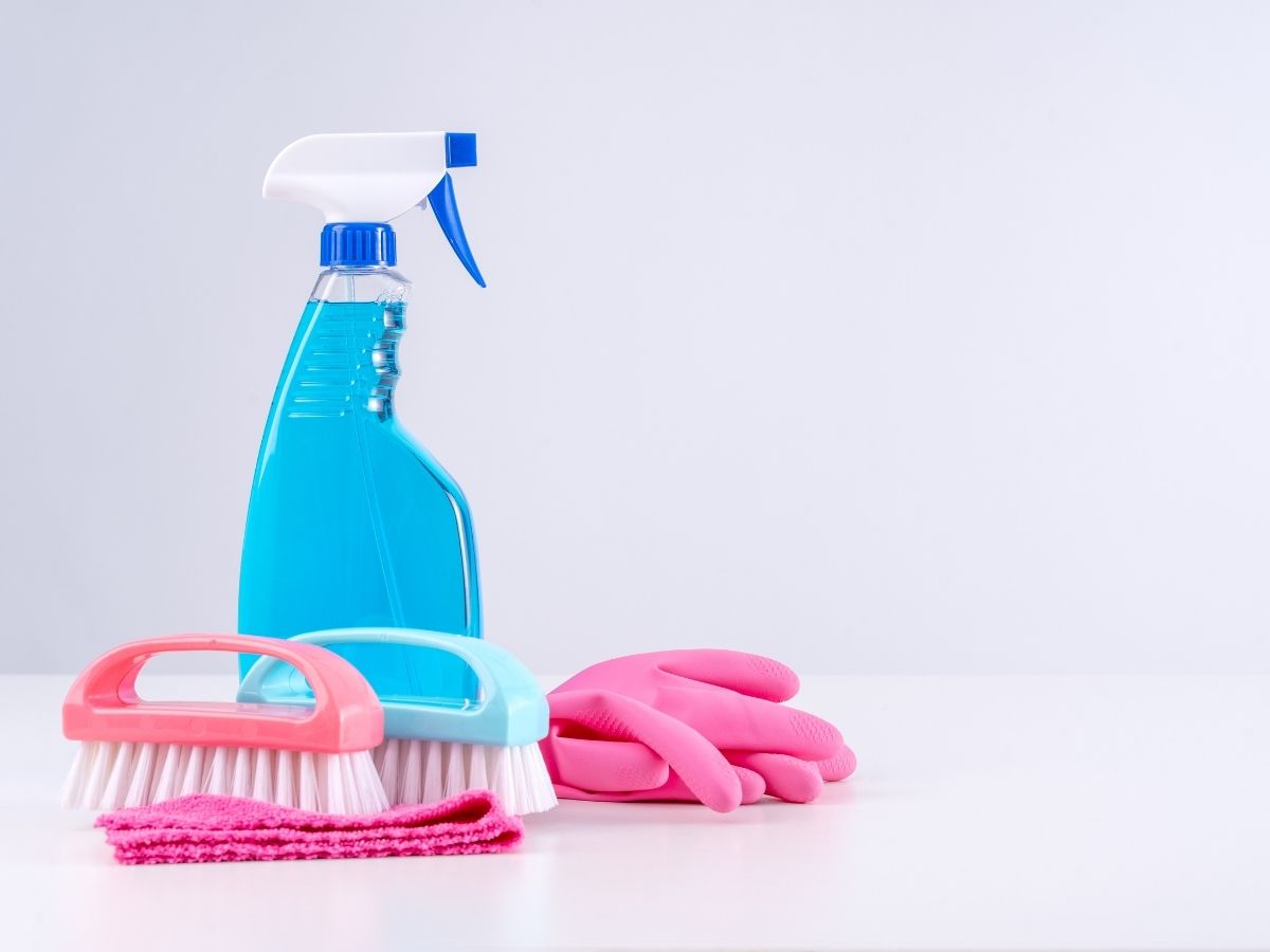 What is commercial cleaning company?