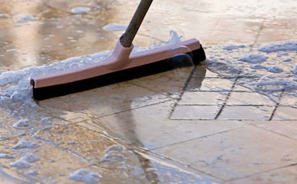 How Much Do Commercial Cleaning Companies Charge Per Square Foot